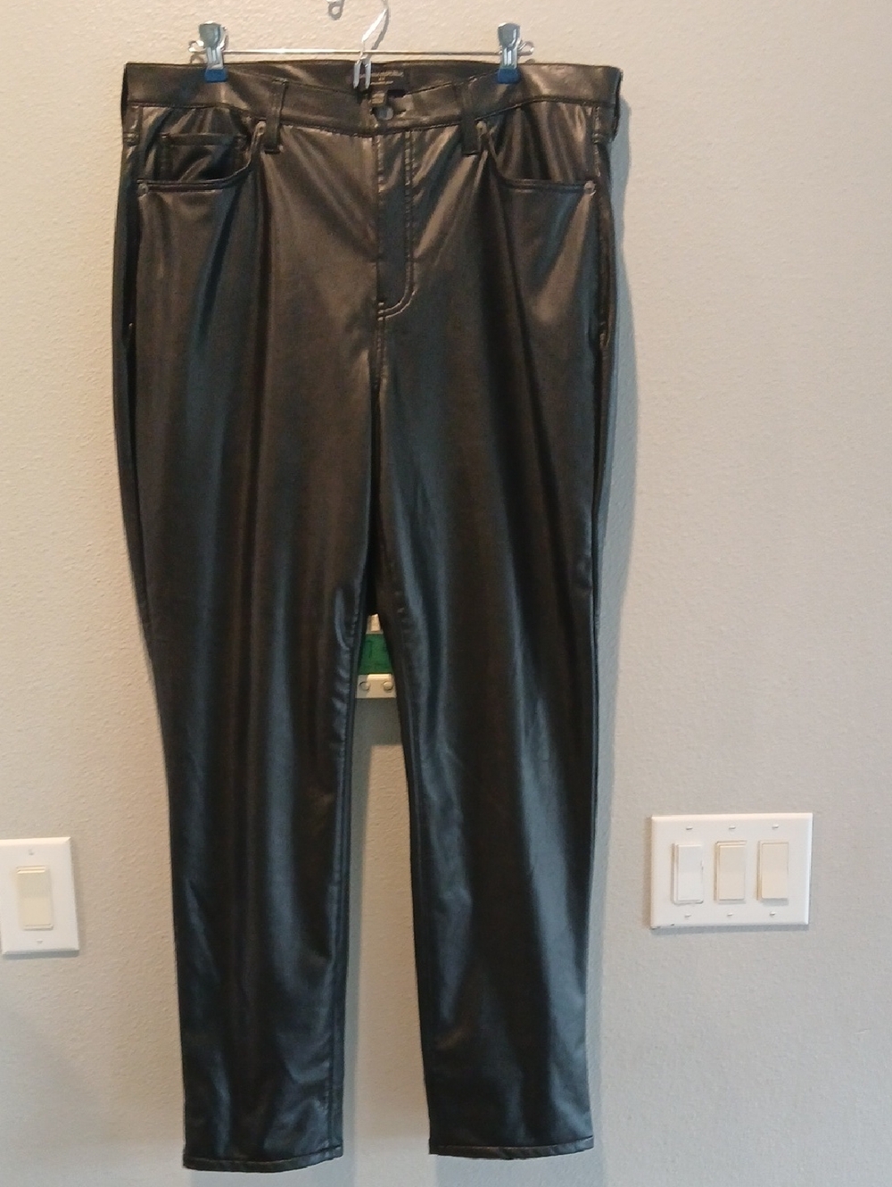 Banana Republic High Rise Slim 33 16 TALL Black Faux Leather WOMENS  Trousers